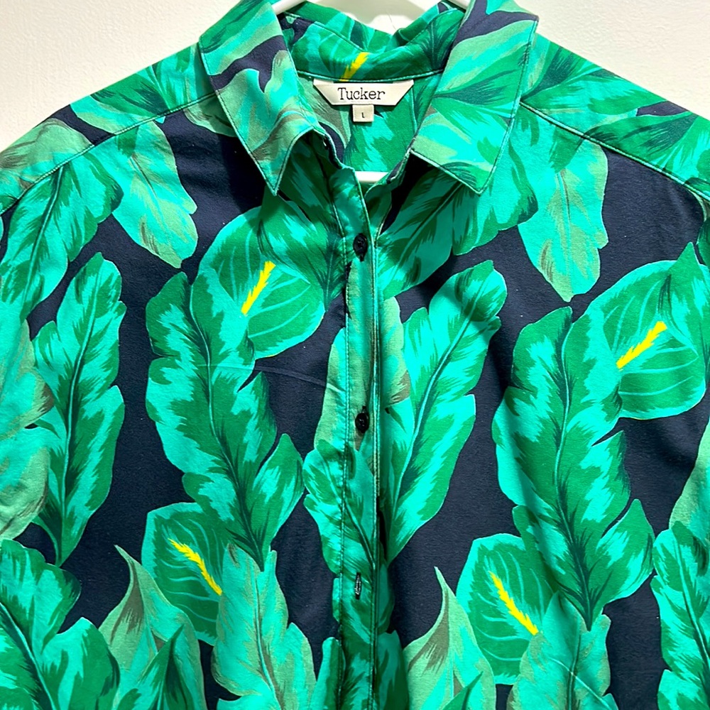 Tucker Palm Leaf Button Down Shirtdress Waist Belt ATie Size Large - Picture 2 of 5